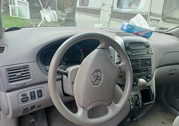 Toyota Sienna cena 33800 przebieg: 320000, rok produkcji 2007 z Lubartów małe 16